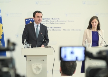 Kurti e Rizvanolli dalin para medieve