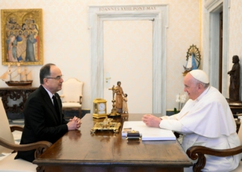 Begaj fton Papa Françeskun për vizitë në Shqipëri, flasin edhe për Kosovën