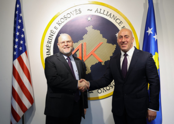 Haradinaj takohet me Hovenierin: Largimi nga këshillat amerikane mund t’i kushtojë Kosovës