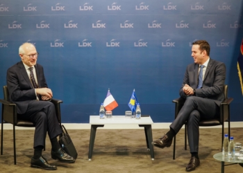 Abdixhiku diskuton për zhvillimet e fundit me ambasadorin e Francës në Kosovë