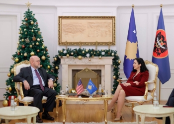 Osmani dhe Hovenier diskutojnë për aplikimin e Kosovës për anëtarësim në BE