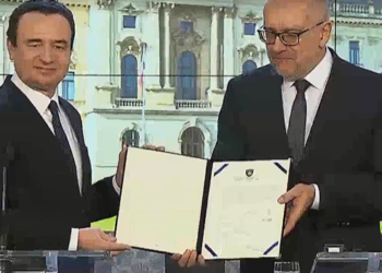 Kurti dorëzon aplikimin për anëtarësim në BE