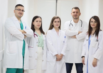 Nga janari mbi 140 mjekë specialistë i janë shtuar spitaleve të Shqipërisë
