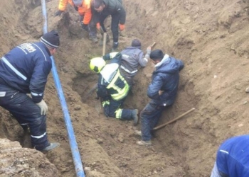 Policia jep detaje për rastin ku një person kishte mbetur i bllokuar nga dheu