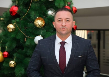 Mehaj uron Krishtlindjen: Paqja mbretëroftë gjithmonë në familjet dhe zemrat e juaja