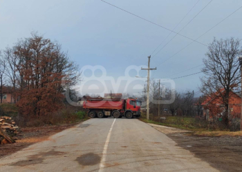 Pikë kalimi në Merdarë vazhdon të jetë i mbyllur, barrikadat nuk kanë filluar të largohen