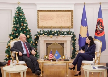 Osmani takohet me Hovenier, flasin për zhvillimet e fundit në vend