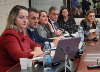 Gexha shpreh ngushëllime për vrasjen e shtatzënës mbrëmë në QKUK