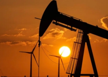 Çmimet e naftës mbeten të qëndrueshme ndërsa afrohet kufiri i naftës së papërpunuar ruse