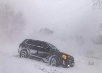 Moti i keq në SHBA, mbi një milionë banorë përballen me mungesë të energjisë elektrike