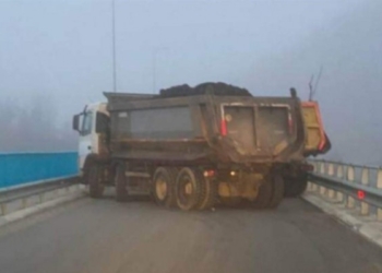 Policia konfirmon se gjatë natës grupet kriminale vendosën edhe dy barrikada të reja