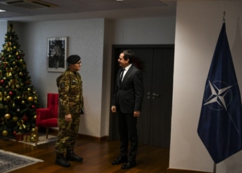 Kurti dhe komandanti i KFOR-it diskutuan për largimin e barrikadave