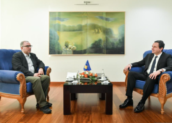 Hykolli i thotë Kurtit se mirëpret votimin e ligjit për Zyrtarët Publik dhe atë për Pagat