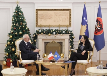 Osmani takon ambasadorin e Francës, i tregon angazhimin për ruajtjen e paqes dhe sigurisë