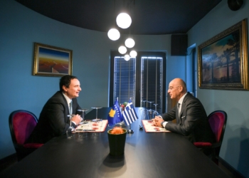 Kurti takohet me ministrin e Jashtëm grek, flasin për thellimin e bashkëpunimit