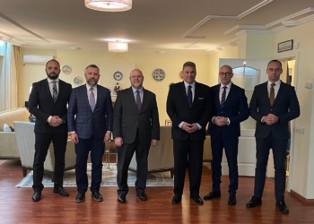 Escobar e Hovenier takohen me përfaqësuesit e Listës Serbe