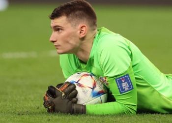 Dominik Livaković nuk nënshkruan me Bayernin