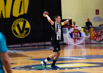 Serbët “ëndërrimtarë” shfaqën flamurin provokues edhe në Slloveni