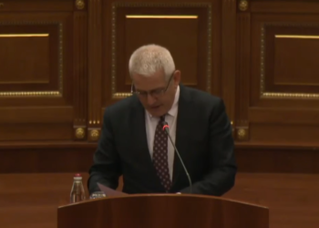 Sveçla e prezanton Projektligjin për Zyrtarët Publik, opozita kundër