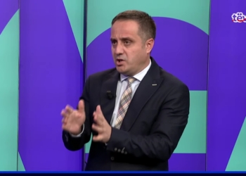 Selmanaj: Tensionet në veri nuk zgjidhen as me polici e as me KFOR