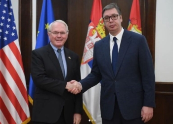 Vuçiq e ambasadori Hill flasin për dialogun dhe normalizimin e marrëdhënieve Kosovë-Serbi