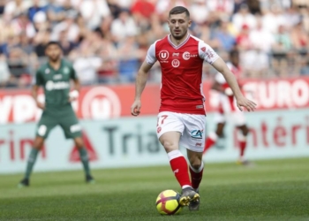 Reims – Rennes formacionet, Zeneli starton ndeshjen