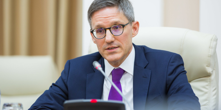 Chollet dhe Escobar pritet të vizitojnë Kosovën javën e ardhshme