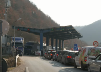 Mërgimtarët kthehen përmes pikës kufitare te “Dheu i bardhë”