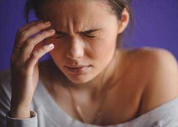 Si ta ndaloni dhimbjen e kokës pa përdorur ilaçe