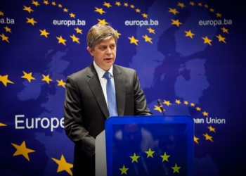 EULEX u dërgon ushqim e veshmbathje policëve të bllokuar në Jarinje