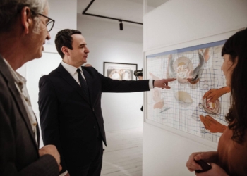 Kurti e Çeku marrin pjesë në rihapjen e Galerisë Qahili