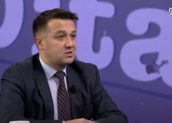 Berisha: Shqetësuese që ministri Peci e ka mohuar rastin e vajzës që kërkonte lëmoshë