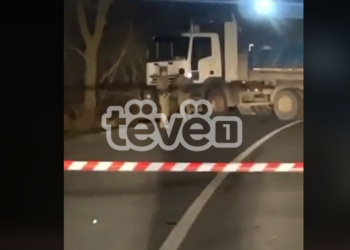 Pjesëtarët e KFOR-it xhirojnë mjetet e rënda të vendosura në veri