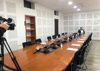 Vetëm Hydajet Hyseni në Komision, dështon mbledhja