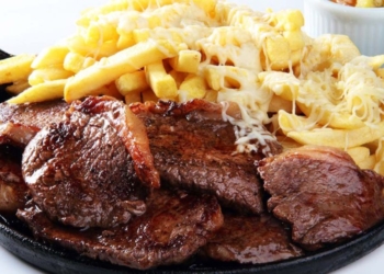 Si të dalloni kur ushqimet në restorant nuk janë të freskëta