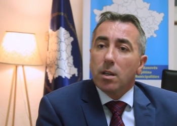 Ibrahimi: Qeveria shkel me të “dyja këmbët” kartën evropiane nëse ua merr paratë komunave