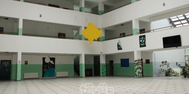 Jasharaj: Mësimdhënësit nuk kanë lëvizur nga kërkesa prej 100 eurove