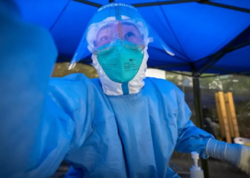 Kina heq rregullat e rrepta kundër Covid-19 pas protestave