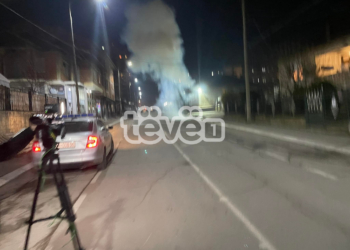 AGK reagon pas hedhjes së mjetit shpërthyes afër ekipit të Tëvë1