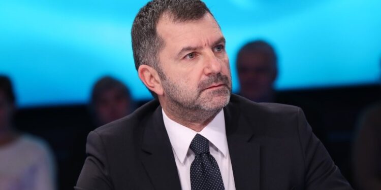 Bushati: Të këmbëngulësh për asociacion në këtë kohë, do të thotë të përgatisësh luftë për ndarjen e Kosovës