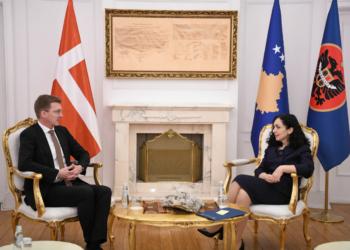 Osmani pret ambasadorin danez, merr mbështetje për aplikimin e Kosovës në BE