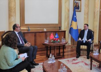Konjufca priti në takim lamtumirës ambasadorin e Turqisë në Kosovë, Çağrı Sakar
