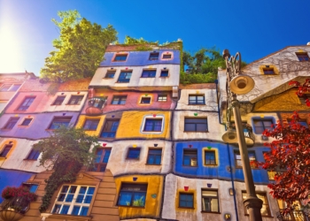 Shtëpia e veçantë shumëngjyrëshe Hundertwasser