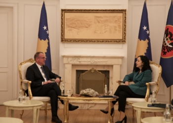 Taravari pritet në takim nga presidentja Osmani, flasin për situatën në veriun e Kosovës