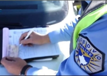 Policia në Ferizaj shqipton mbi 1 mijë gjoba trafiku, konfiskon 24 patentë shofer