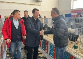 Ministri i Bujqësisë thotë se blegtoria dhe shpeztaria do të kenë vëmendje të veçantë
