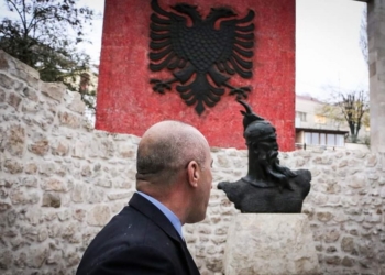 Haradinaj përkujton Skënderbeun: Ishte frymëzim për secilin shqiptar