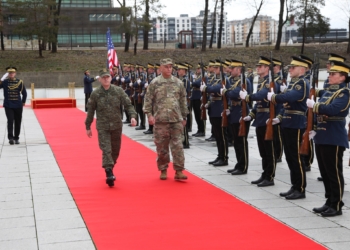 Mehaj pret në takim lamtumirës komandantin e Gardës së Iowa-s