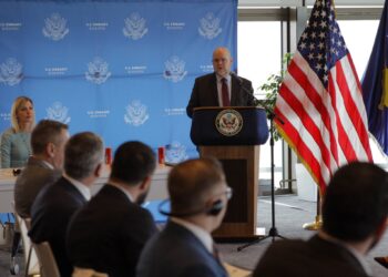 Hovenier pas takimit për Asociacionin: Të zbatohen të gjitha angazhimet e dialogut