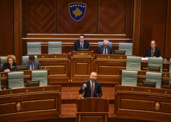 Tahiri kërkon shkarkimin e ministres Rozeta Hajdari